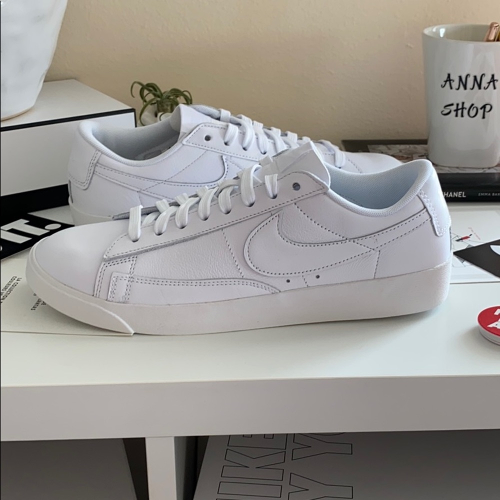 NWT Nike blazer low leather triple white - Picture 6 of 12